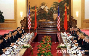 11月17日上午，中国国家主席胡锦涛在北京人民大会堂东大厅与美国总统奥巴马举行正式会谈。